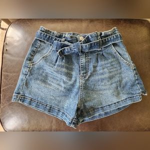 No Boundaries, size M (7-9) dark wash denim shorts